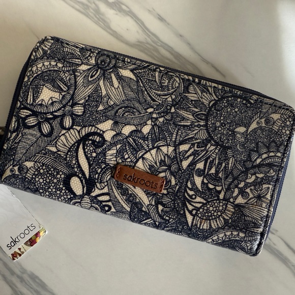 Sakroots Handbags - Sakroots Navy and Cream Floral Wallet
